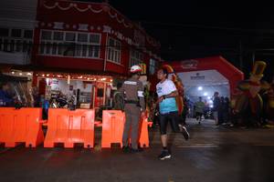 BIB: 
                            <button type="button" onclick="openModal(26221842)" class="btn btn-primary btn-sm float-right btn-popup" data-toggle="modal" data-target=".modal-high-quality">
                        <i class="fas fa-shopping-cart"></i> Add to Cart
                    </button>
                                            <button type="button" onclick="isThisMe(26221842, true)" class="btn btn-success btn-sm float-right btn-popup btn-isme hidden" data-toggle="tooltip" data-placement="bottom" title="นี่คือรูปของคุณใช่ไหม คลิกที่นี่เพื่อเอาเข้าอัลบั้ม">
                        <i class="fas fa-plus"></i> Add to album
                    </button>
                    <button type="button" onclick="isThisMe(26221842, false)" class="btn btn-warning btn-sm float-right btn-popup btn-isnotme hidden">
                        <i class="fas fa-ban"></i> Remove from album
                    </button>